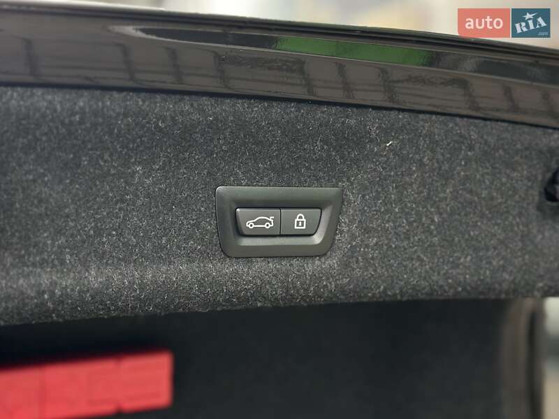 Седан BMW 3 Series 2022 в Киеве