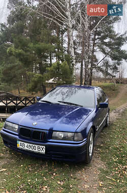 Седан BMW 3 Series 1992 в Виннице