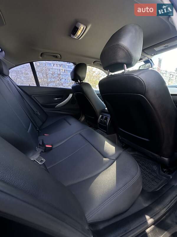 Седан BMW 3 Series 2015 в Сумах