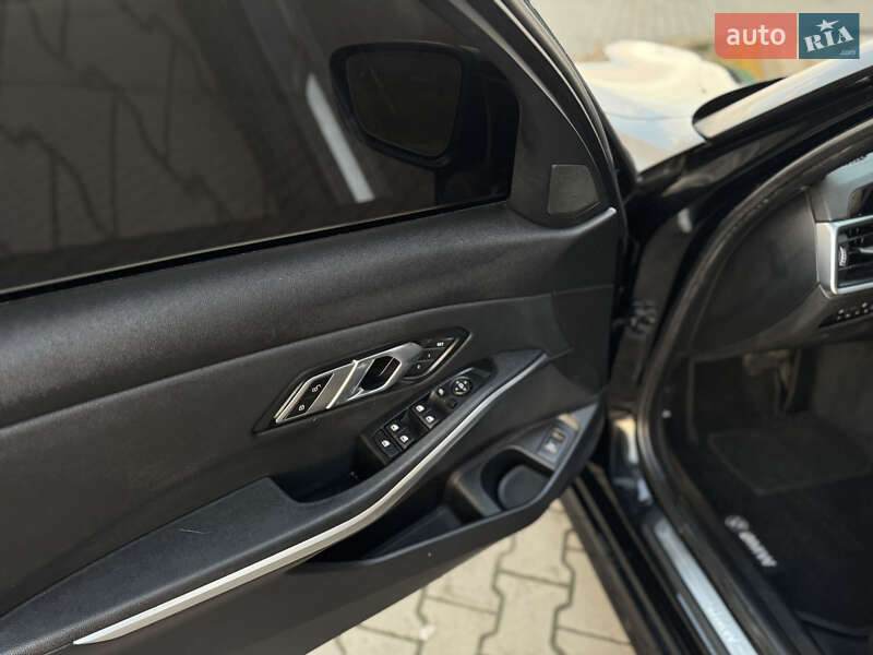 Седан BMW 3 Series 2020 в Луцьку