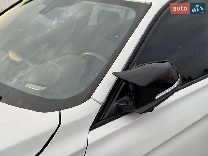 Седан BMW 3 Series 2012 в Сарнах