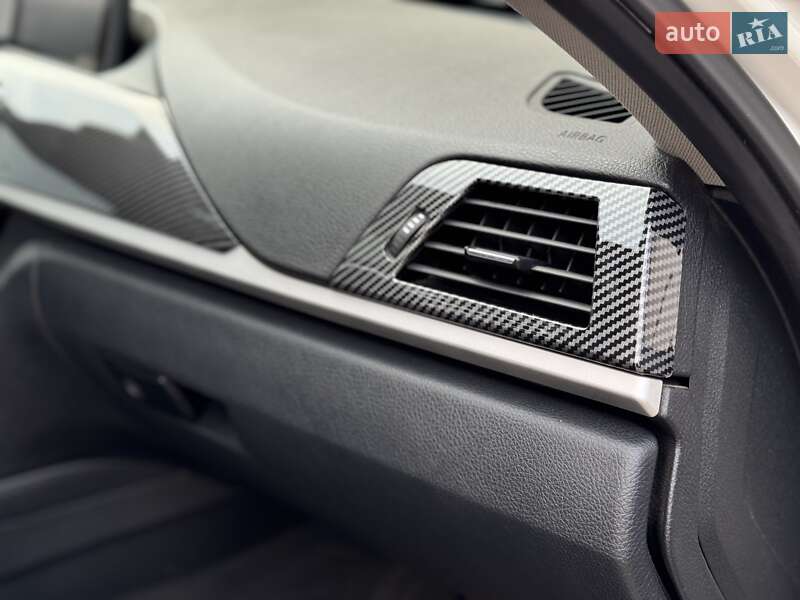 Седан BMW 3 Series 2012 в Сарнах