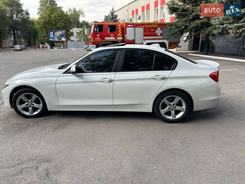 Седан BMW 3 Series 2015 в Днепре