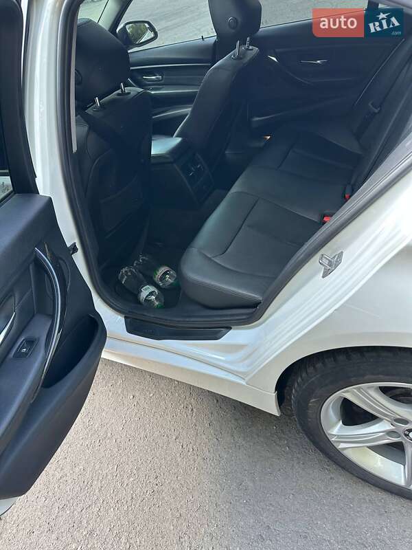 Седан BMW 3 Series 2015 в Днепре