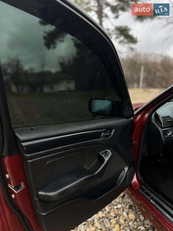 Седан BMW 3 Series 2004 в Сторожинце