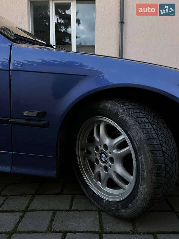 Седан BMW 3 Series 1993 в Локачах