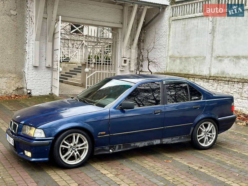 Седан BMW 3 Series 1993 в Чернівцях фото 4 Седан BMW 3 Series 1993 в Чернівцях