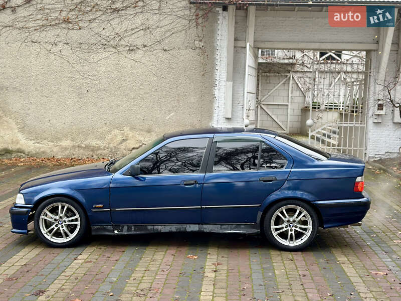 Седан BMW 3 Series 1993 в Чернівцях фото 5 Седан BMW 3 Series 1993 в Чернівцях