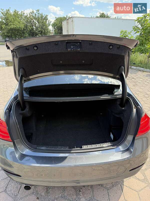 Седан BMW 3 Series 2017 в Черкасах