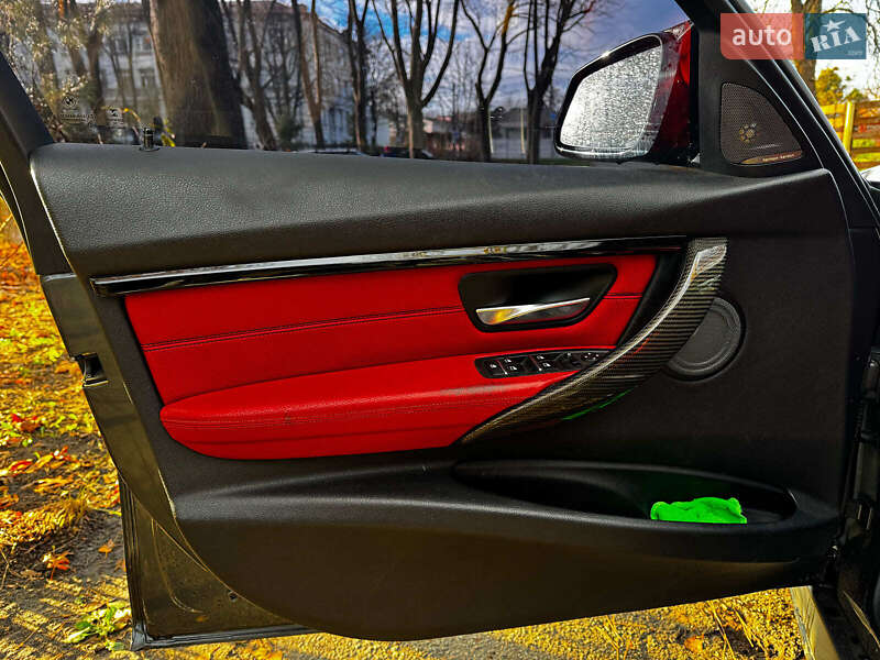 Седан BMW 3 Series 2016 в Киеве