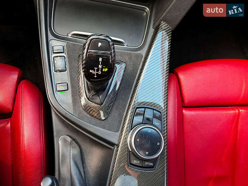 Седан BMW 3 Series 2016 в Киеве