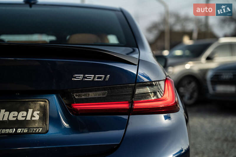 Седан BMW 3 Series 2019 в Черновцах