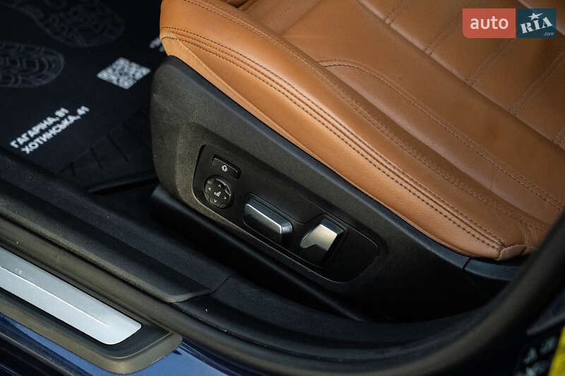 Седан BMW 3 Series 2019 в Черновцах