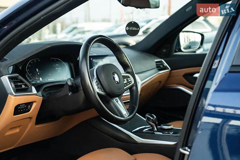 Седан BMW 3 Series 2019 в Черновцах