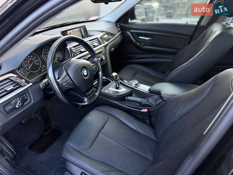 Седан BMW 3 Series 2015 в Львове