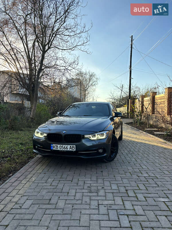 Седан BMW 3 Series 2017 в Виннице
