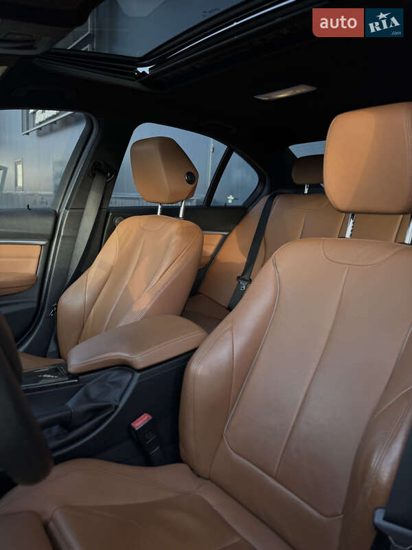 Седан BMW 3 Series 2016 в Киеве