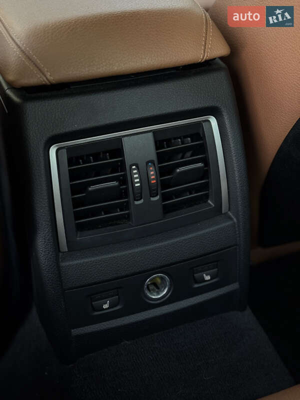 Седан BMW 3 Series 2016 в Киеве