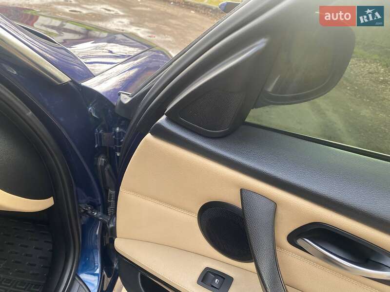 Седан BMW 3 Series 2010 в Черкассах
