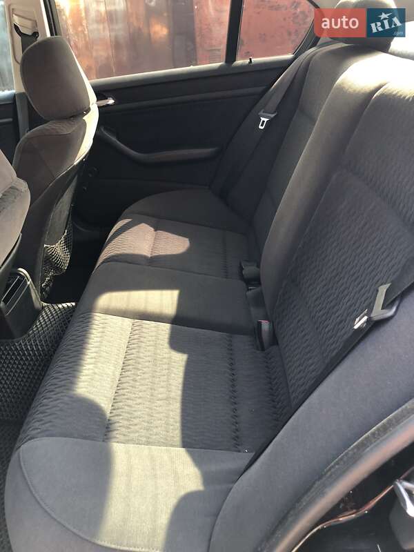 Седан BMW 3 Series 2000 в Запоріжжі