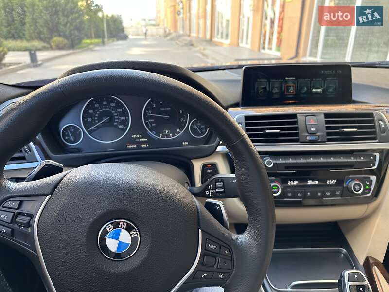 Седан BMW 3 Series 2017 в Киеве