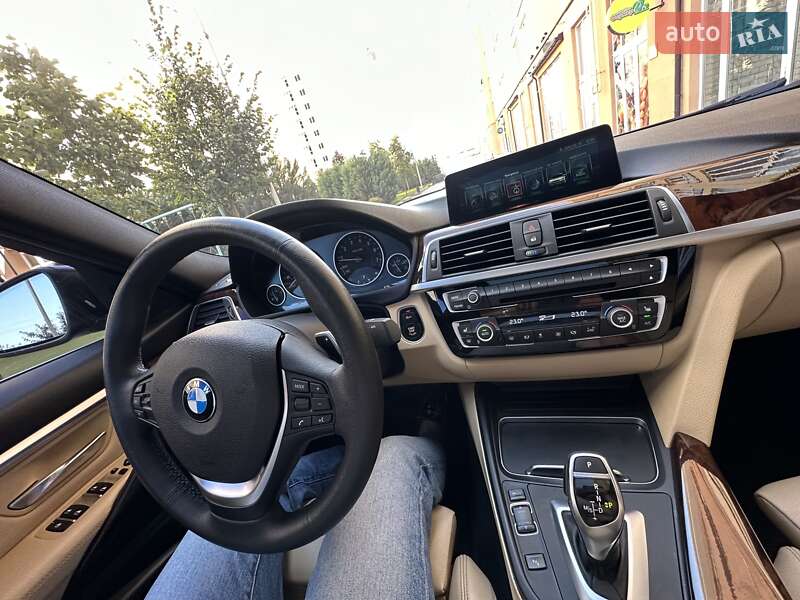 Седан BMW 3 Series 2017 в Киеве