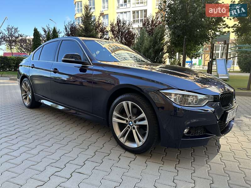 Седан BMW 3 Series 2017 в Киеве