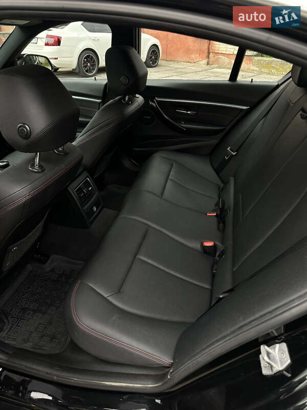 Седан BMW 3 Series 2016 в Львові