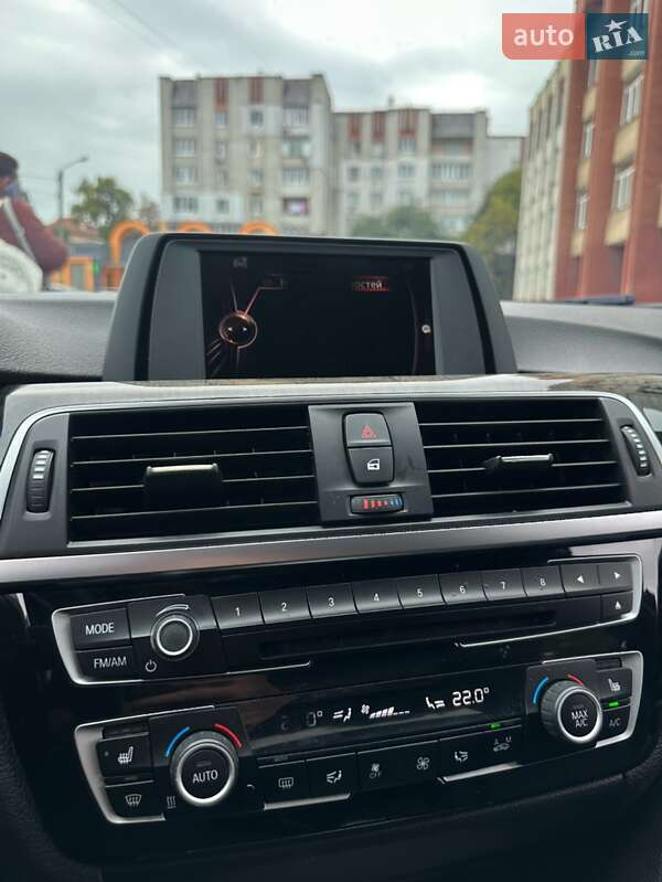 Седан BMW 3 Series 2016 в Львові