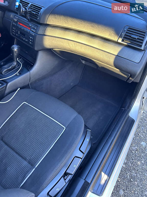 Седан BMW 3 Series 2002 в Києві