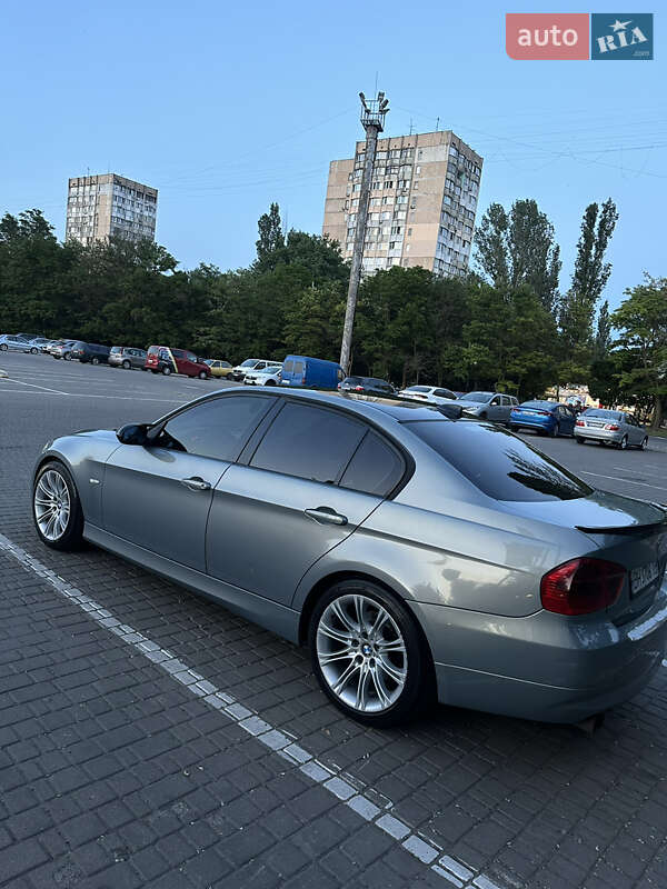 Седан BMW 3 Series 2005 в Одессе