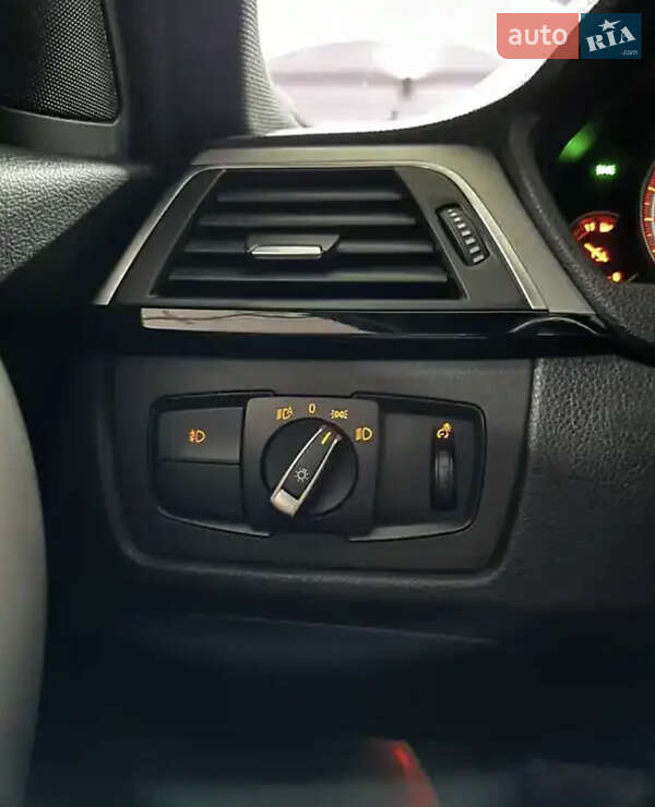 Седан BMW 3 Series 2018 в Киеве