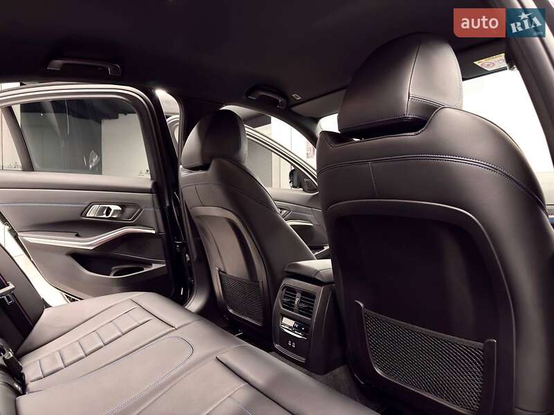 Седан BMW 3 Series 2022 в Киеве