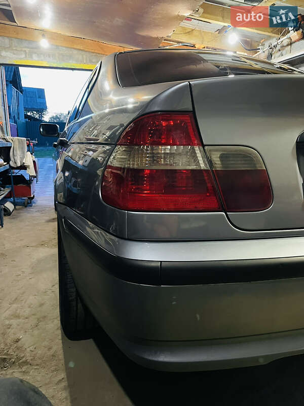 Седан BMW 3 Series 2004 в Харькове