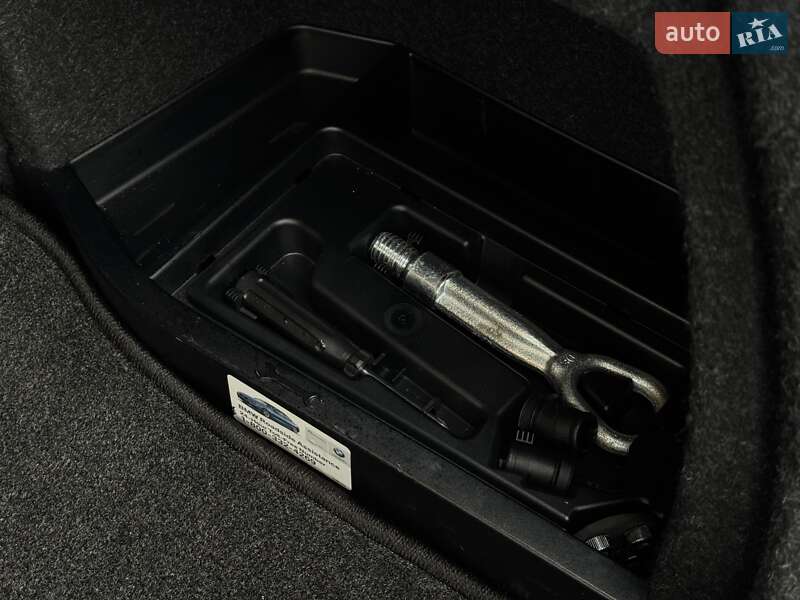 Седан BMW 3 Series 2016 в Киеве