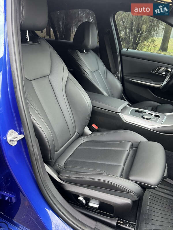 Седан BMW 3 Series 2023 в Харкові