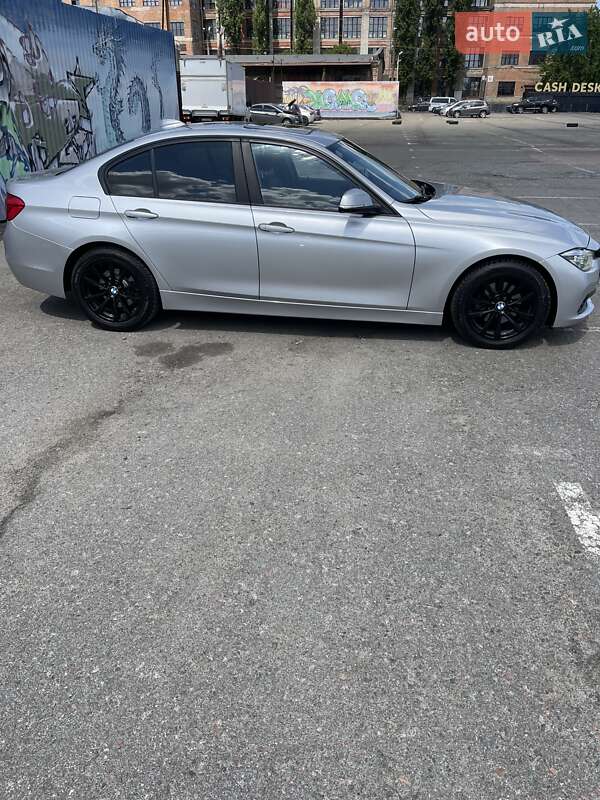 Седан BMW 3 Series 2015 в Киеве