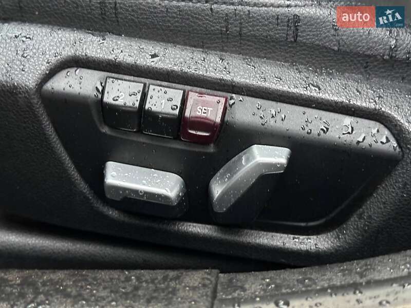 Седан BMW 3 Series 2016 в Киеве