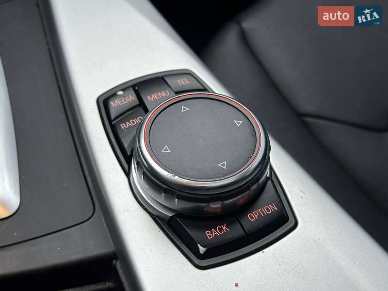 Седан BMW 3 Series 2016 в Киеве