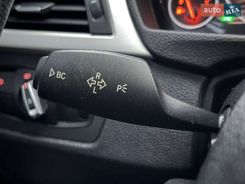 Седан BMW 3 Series 2016 в Киеве