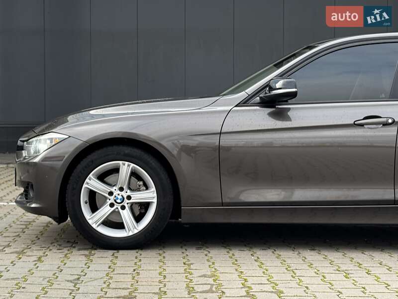 Седан BMW 3 Series 2013 в Киеве