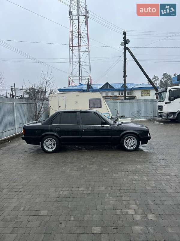 Седан BMW 3 Series 1987 в Сарнах