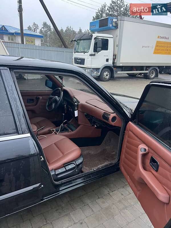 Седан BMW 3 Series 1987 в Сарнах