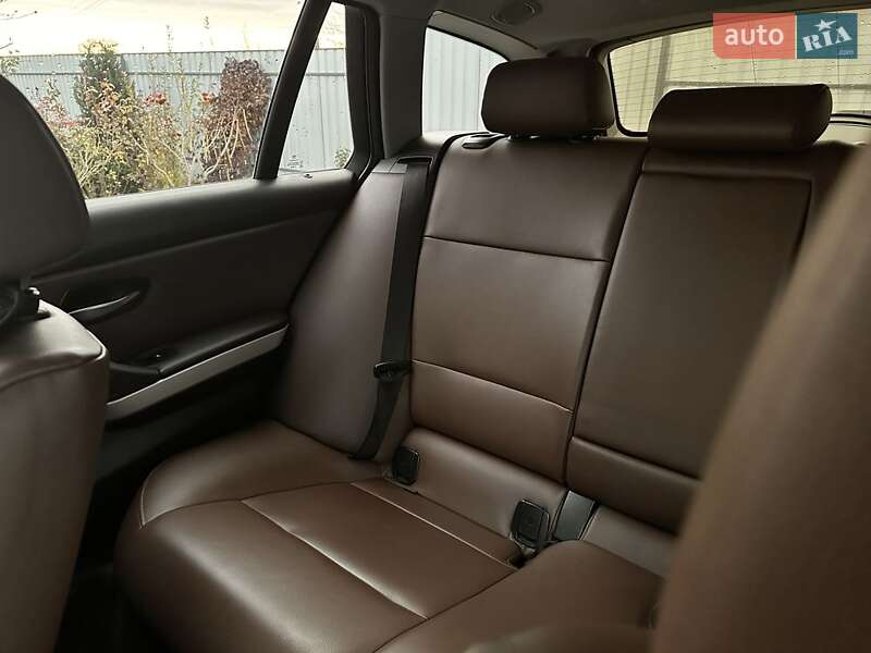 Универсал BMW 3 Series 2009 в Хмельнике фото 7 Универсал BMW 3 Series 2009 в Хмельнике
