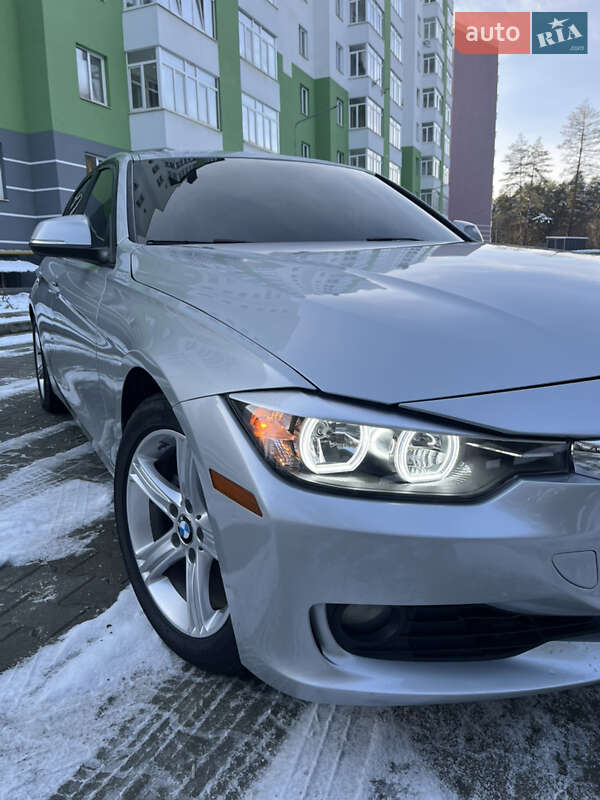 Седан BMW 3 Series 2013 в Новояворівську