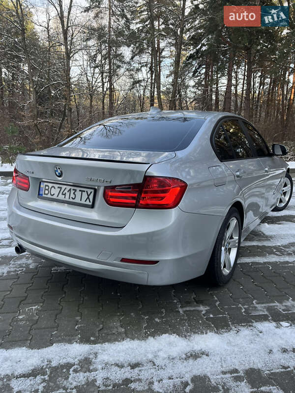 Седан BMW 3 Series 2013 в Новояворівську