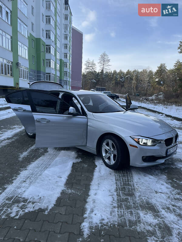 Седан BMW 3 Series 2013 в Новояворівську