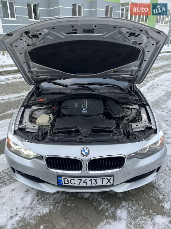 Седан BMW 3 Series 2013 в Новояворівську