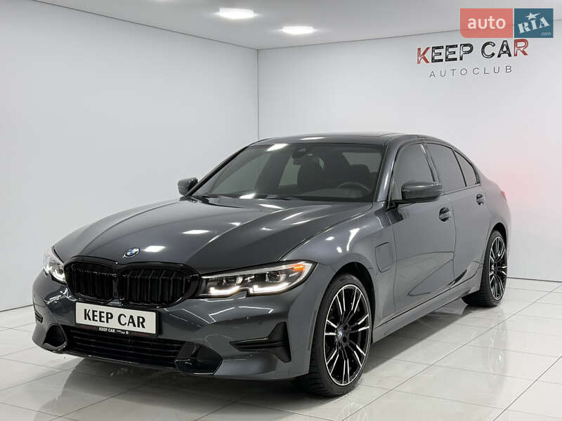 Седан BMW 3 Series 2022 в Одессе
