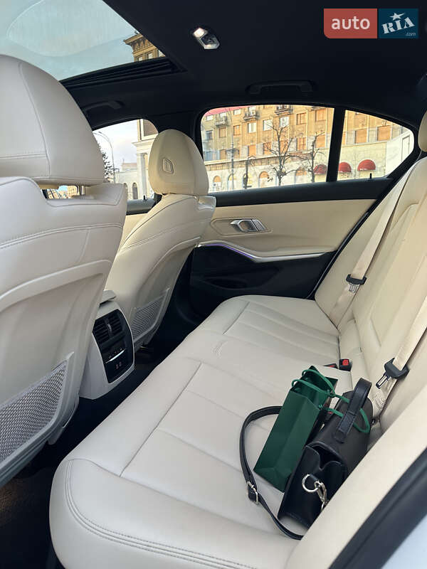 Седан BMW 3 Series 2021 в Харькове